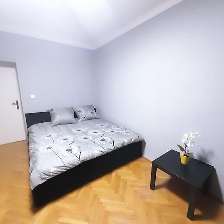 华沙Mieszkanie Na Doby Plac Hallera公寓 外观 照片